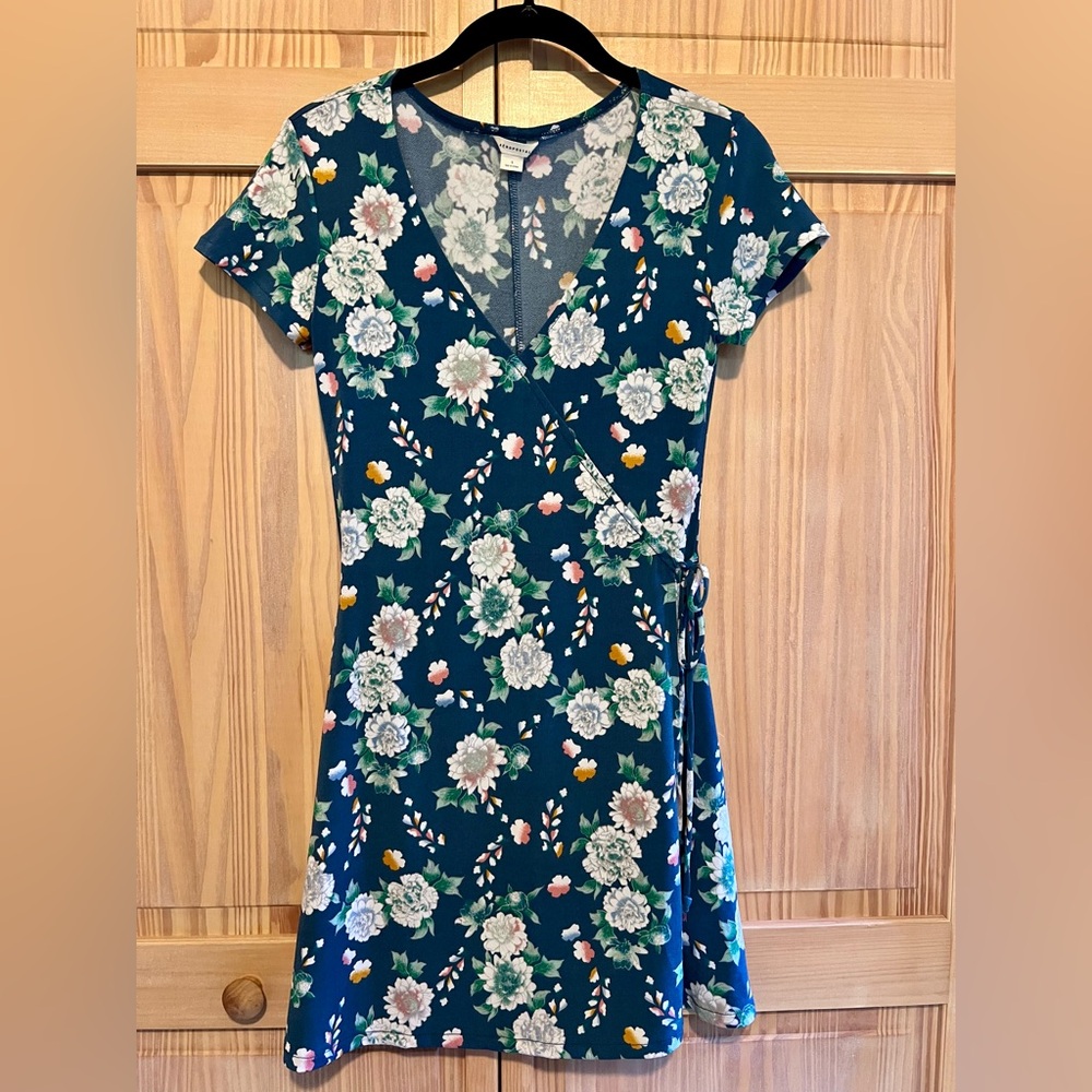 Aeropostale blue dress floral size Small